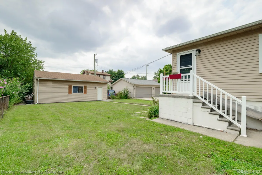 567 Superior Boulevard Wyandotte City, MI 48192