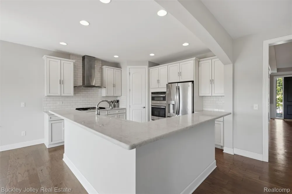 24355 Pinnacle Circle Lyon Charter Township, MI 48178