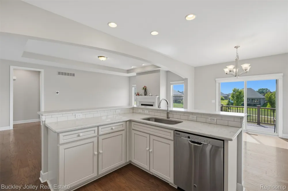 24355 Pinnacle Circle Lyon Charter Township, MI 48178