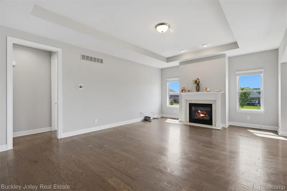 24355 Pinnacle Circle Lyon Charter Township, MI 48178