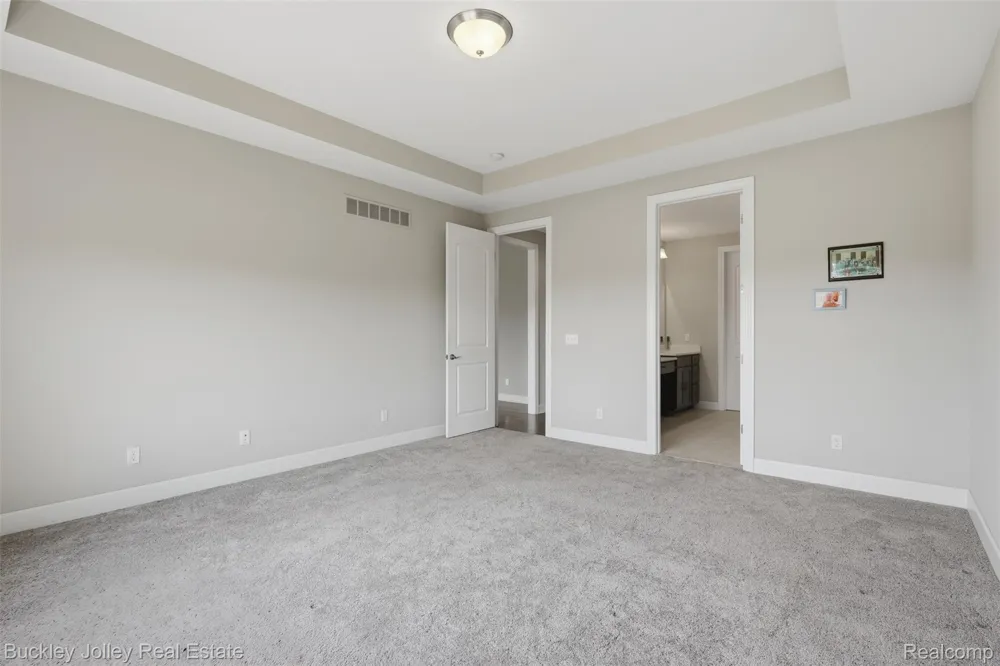24355 Pinnacle Circle Lyon Charter Township, MI 48178