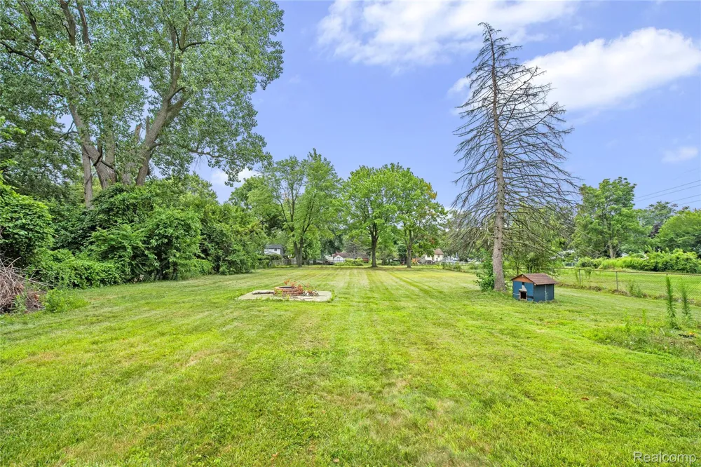 22961 Koths Street Taylor City, MI 48180