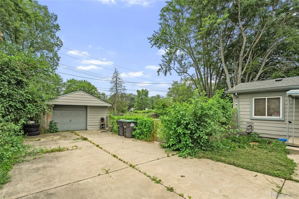 22961 Koths Street Taylor City, MI 48180