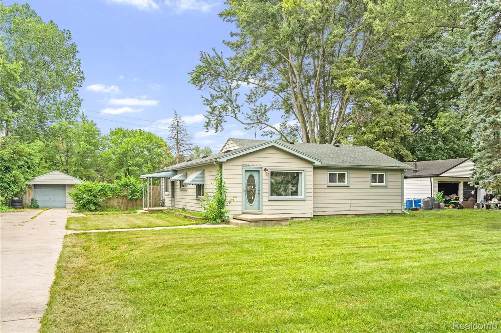 22961 Koths Street Taylor City, MI 48180
