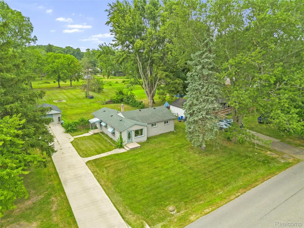 22961 Koths Street Taylor City, MI 48180