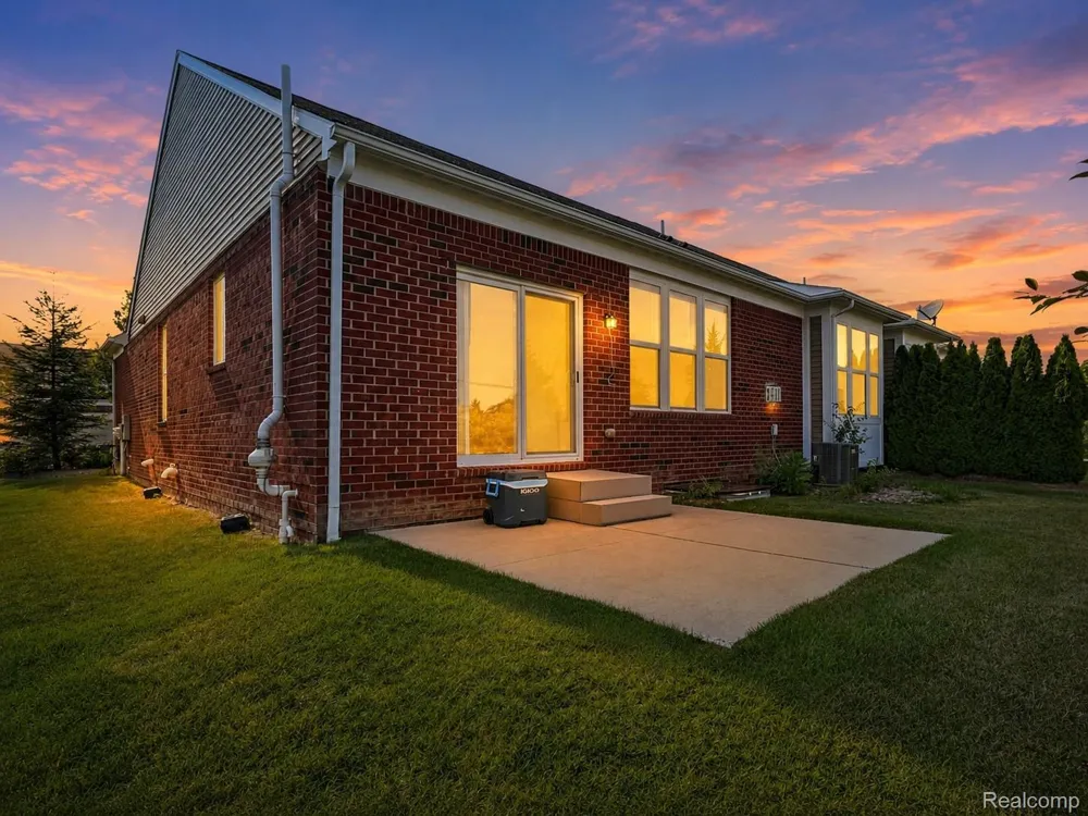 2279 Monte Vista Court Orion Charter Township, MI 48360