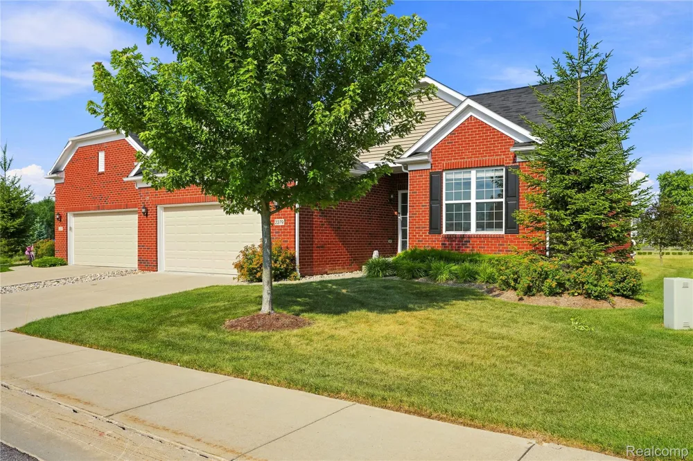 2279 Monte Vista Court Orion Charter Township, MI 48360
