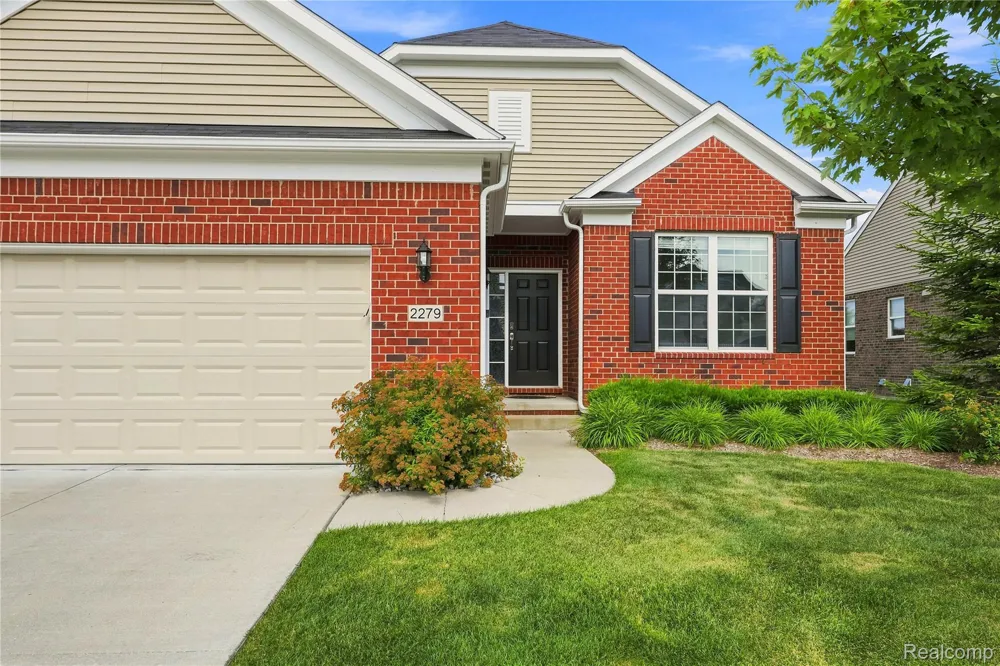2279 Monte Vista Court Orion Charter Township, MI 48360