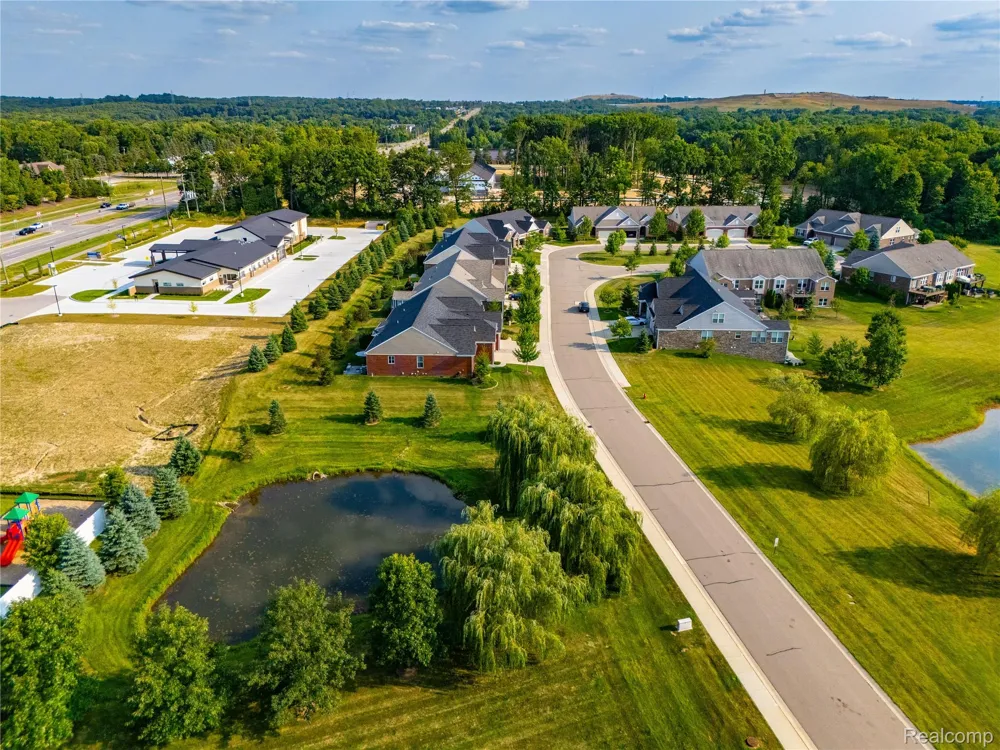 2279 Monte Vista Court Orion Charter Township, MI 48360