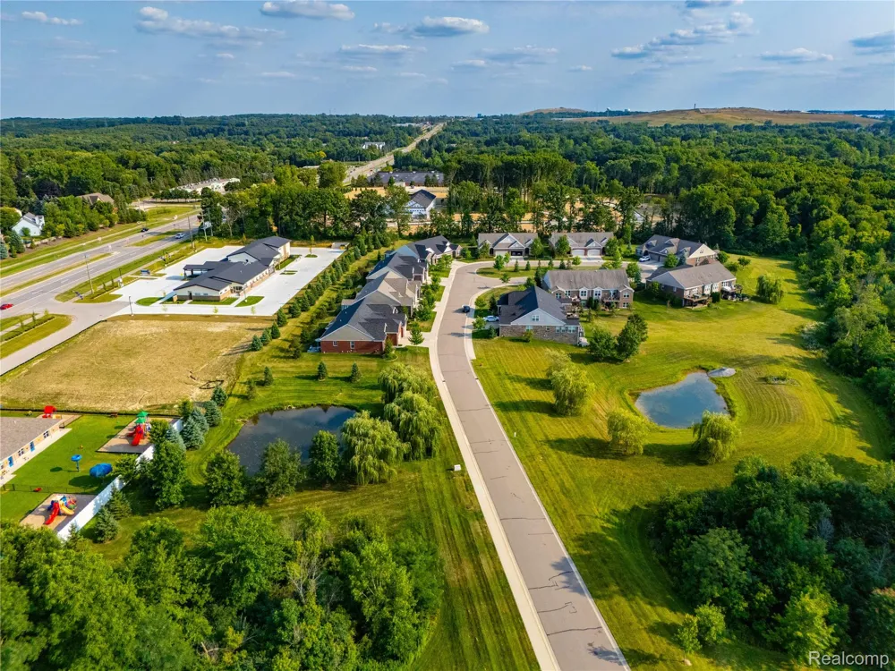 2279 Monte Vista Court Orion Charter Township, MI 48360