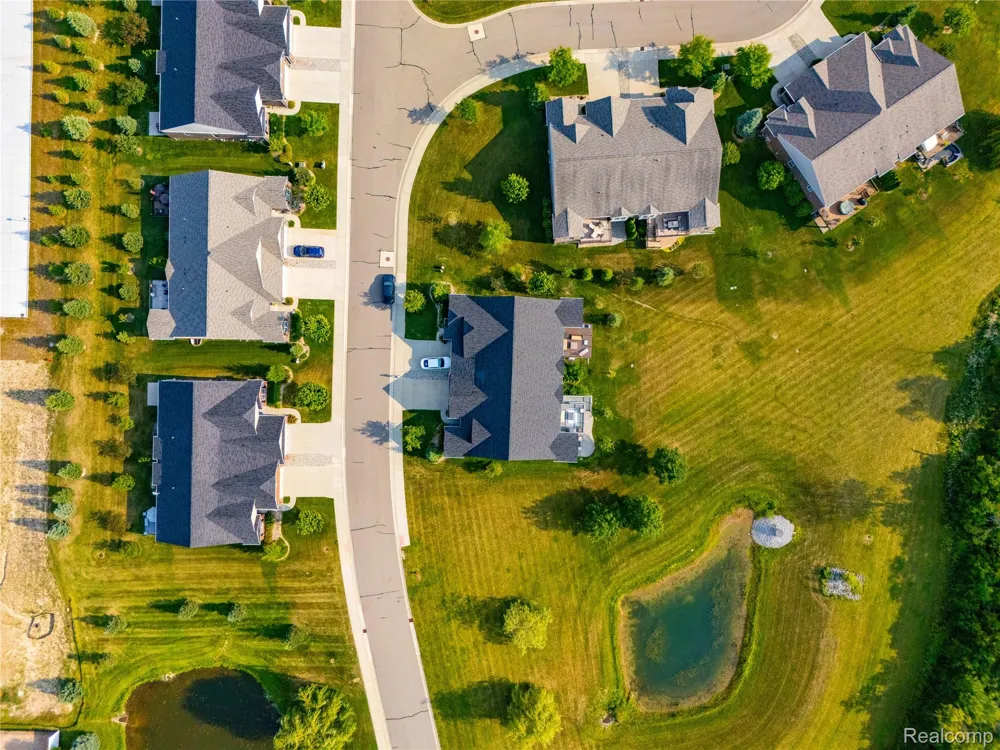 2279 Monte Vista Court Orion Charter Township, MI 48360