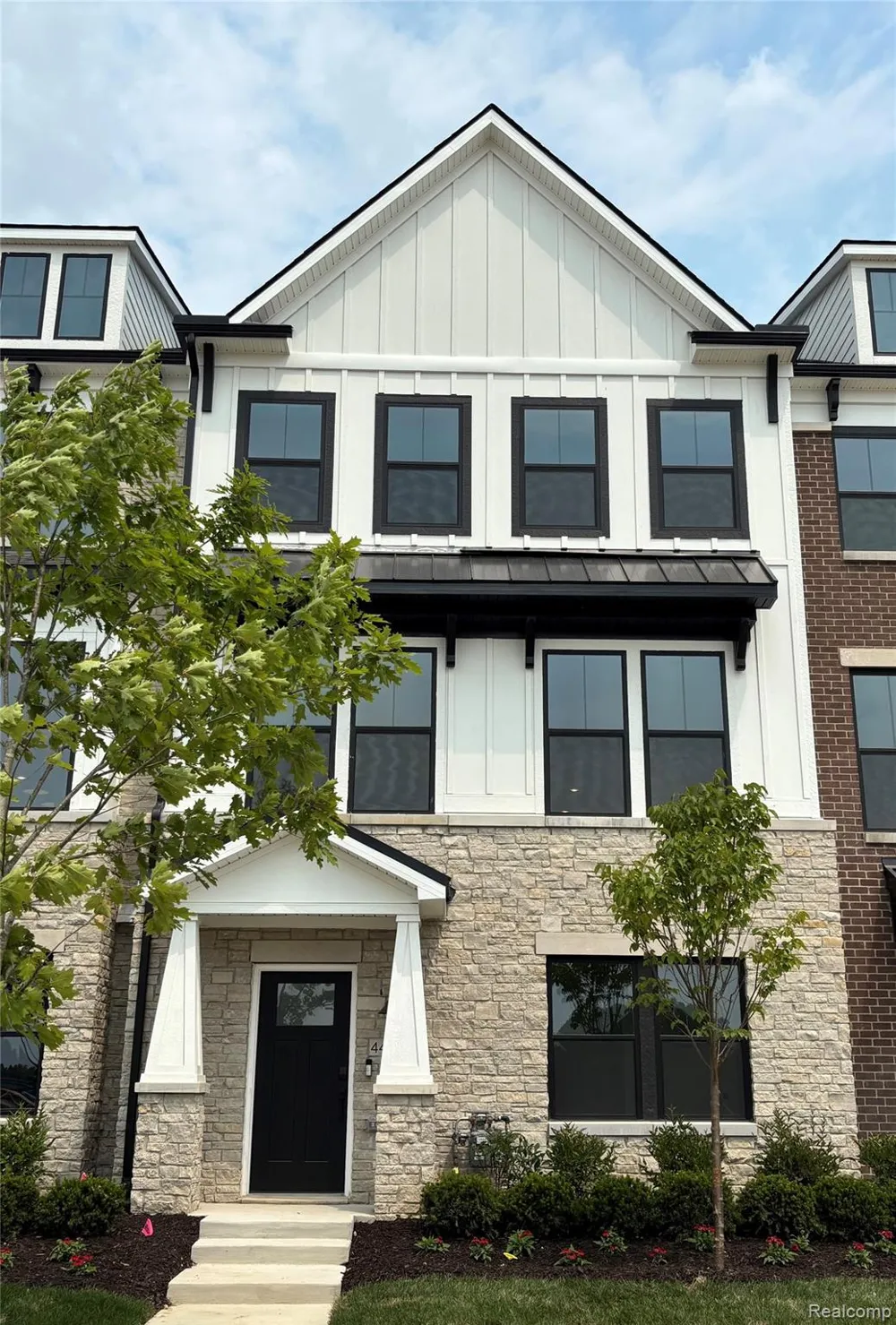 44070 Oakmont Drive Plymouth Charter Township, MI 48170