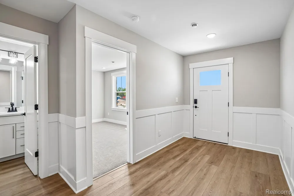 44070 Oakmont Drive Plymouth Charter Township, MI 48170