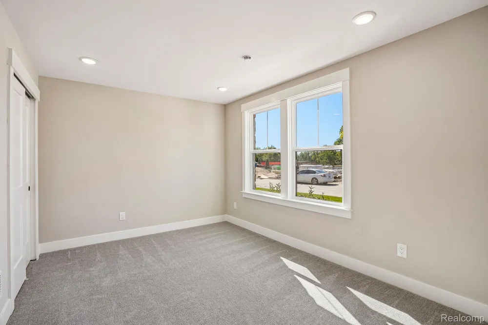 44070 Oakmont Drive Plymouth Charter Township, MI 48170