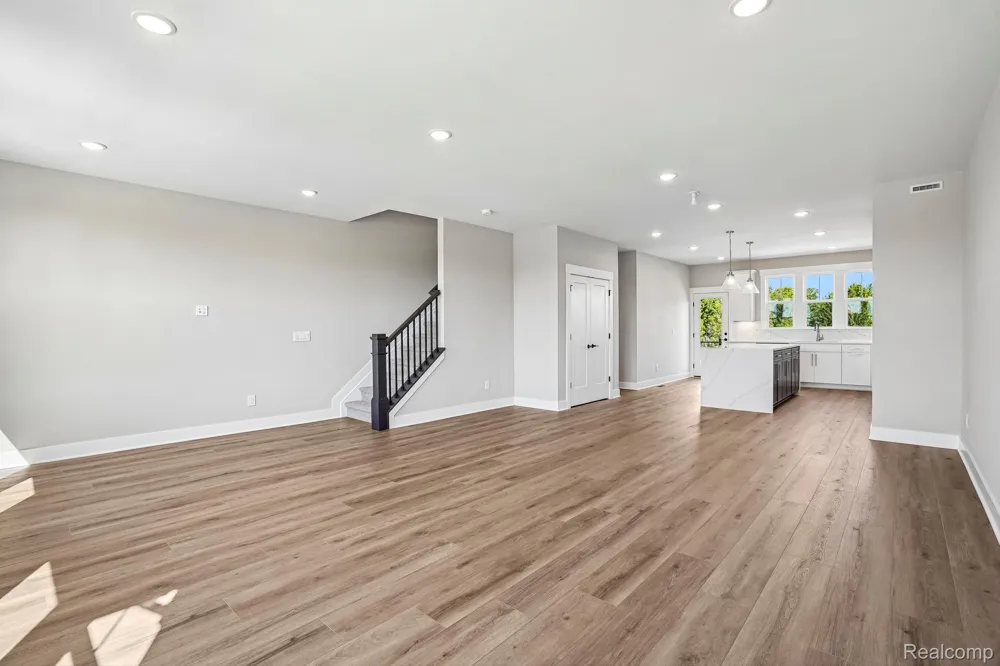 44070 Oakmont Drive Plymouth Charter Township, MI 48170
