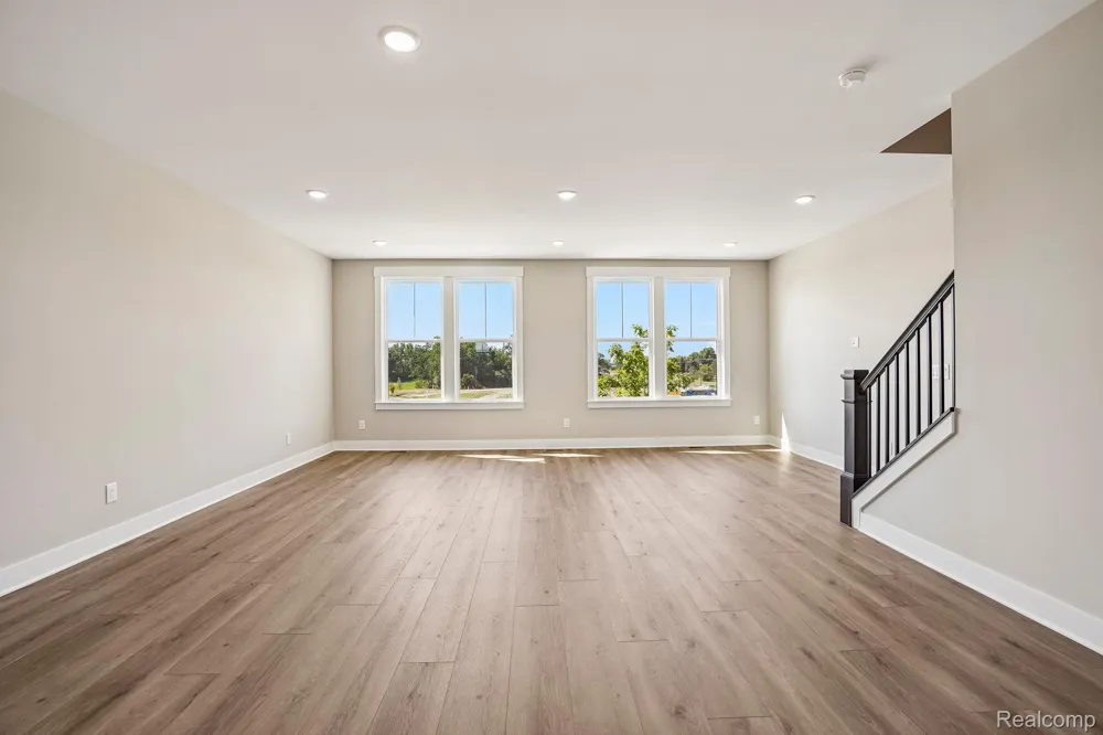 44070 Oakmont Drive Plymouth Charter Township, MI 48170