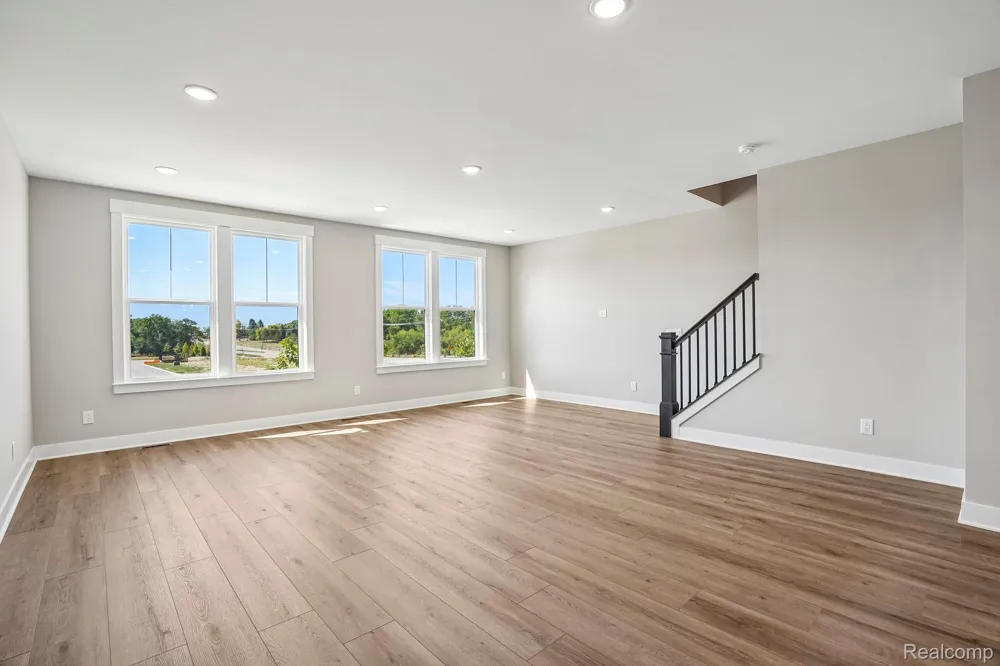 44070 Oakmont Drive Plymouth Charter Township, MI 48170