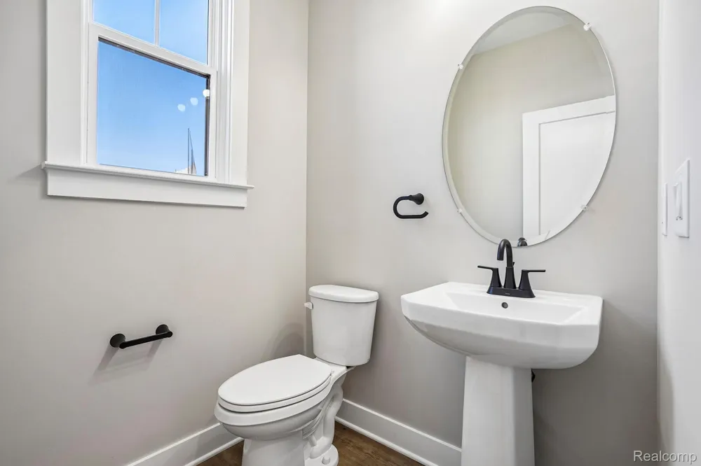 44070 Oakmont Drive Plymouth Charter Township, MI 48170