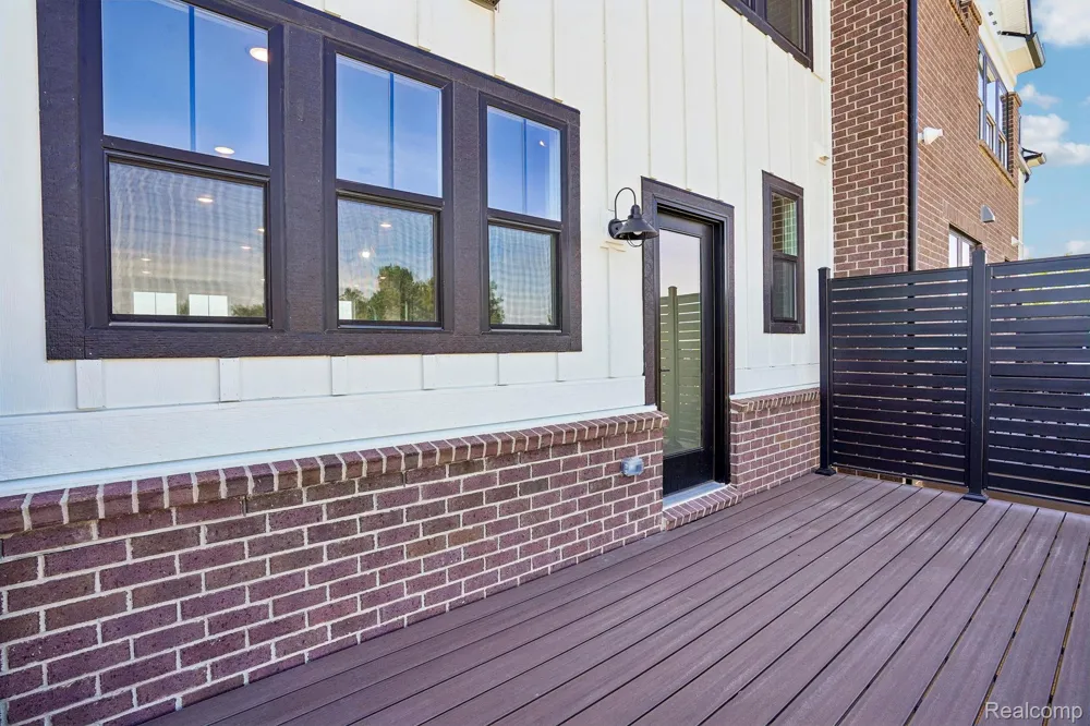 44070 Oakmont Drive Plymouth Charter Township, MI 48170
