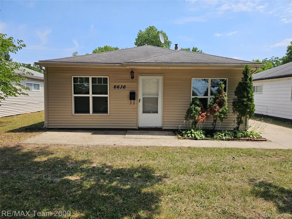 6636 Waverly Street Dearborn Heights City, MI 48127