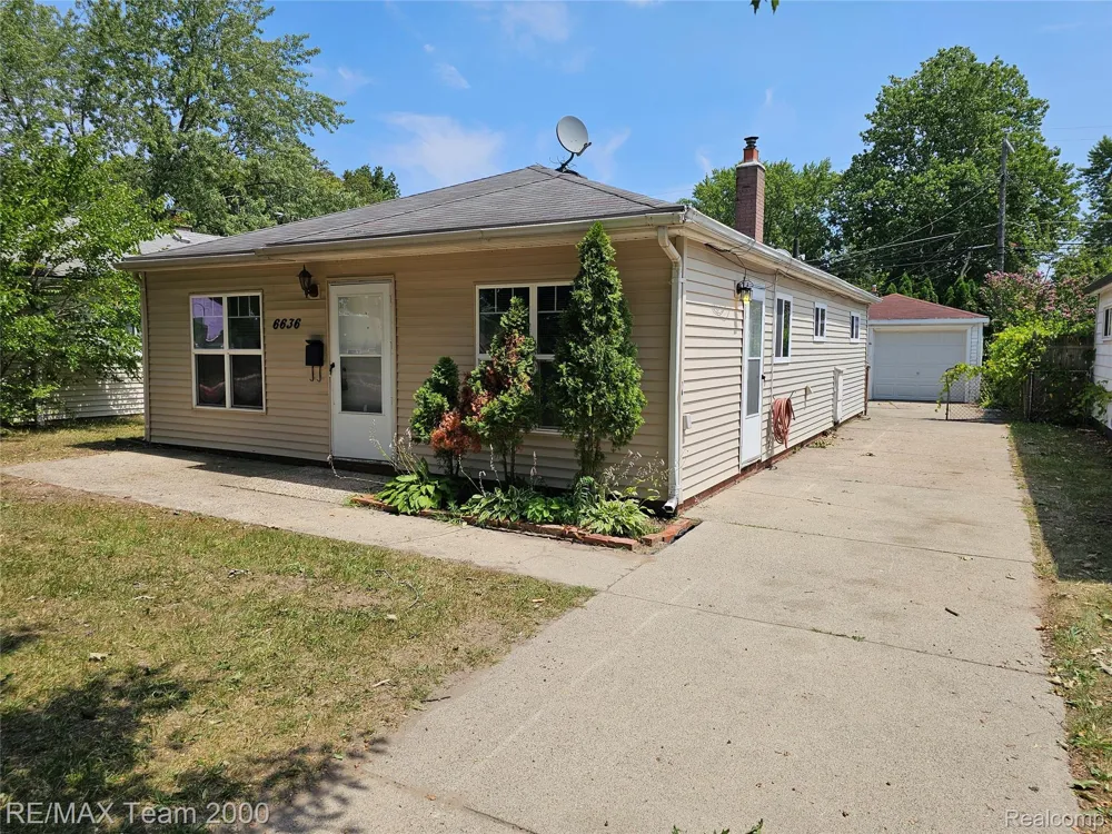 6636 Waverly Street Dearborn Heights City, MI 48127
