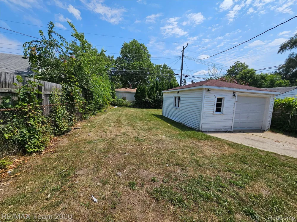 6636 Waverly Street Dearborn Heights City, MI 48127