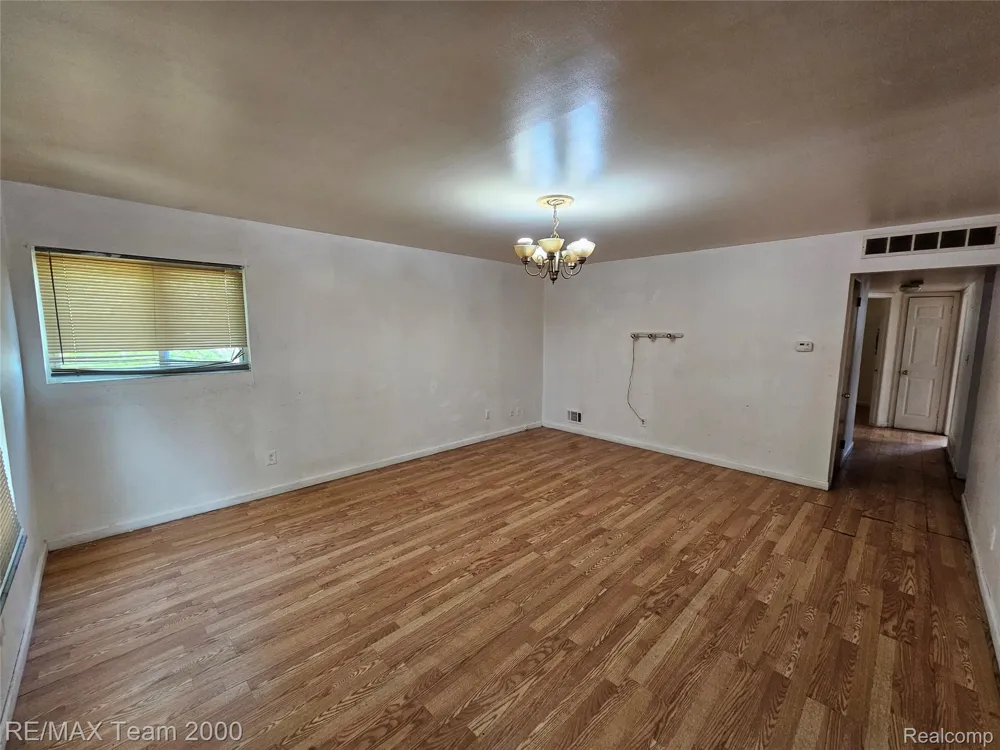6636 Waverly Street Dearborn Heights City, MI 48127