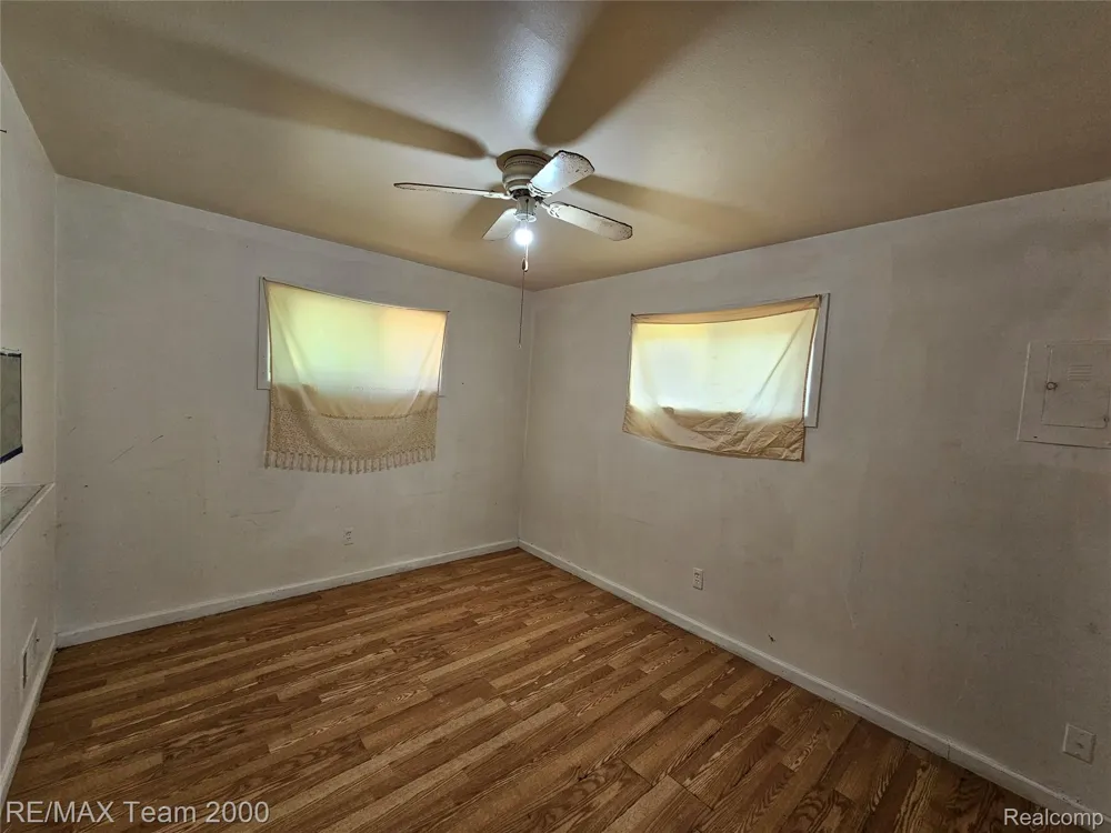 6636 Waverly Street Dearborn Heights City, MI 48127