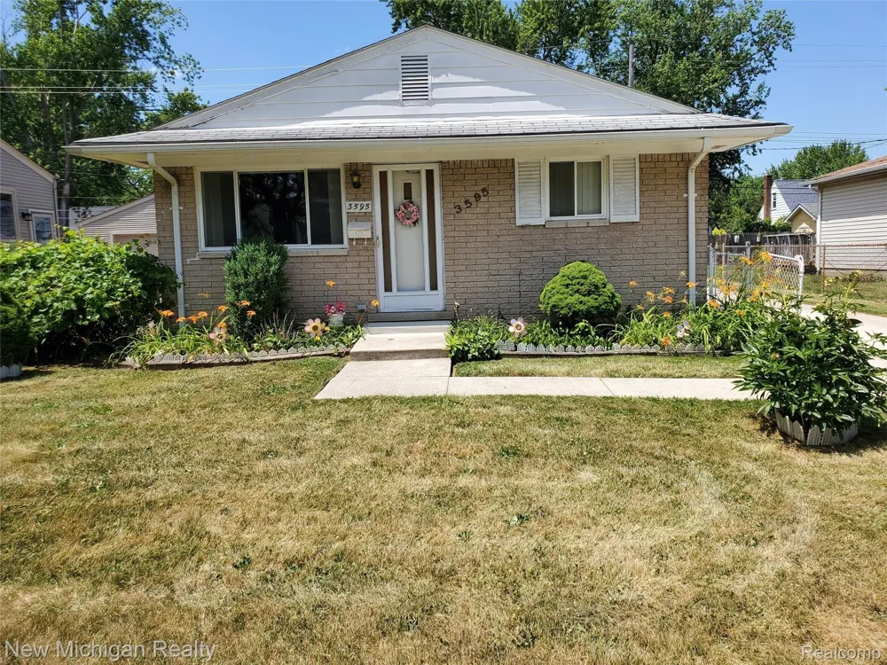 3595 CUMMINGS AVENUE Berkley City, MI 48072