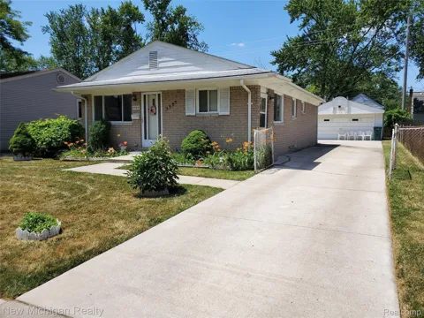 3595 CUMMINGS AVENUE