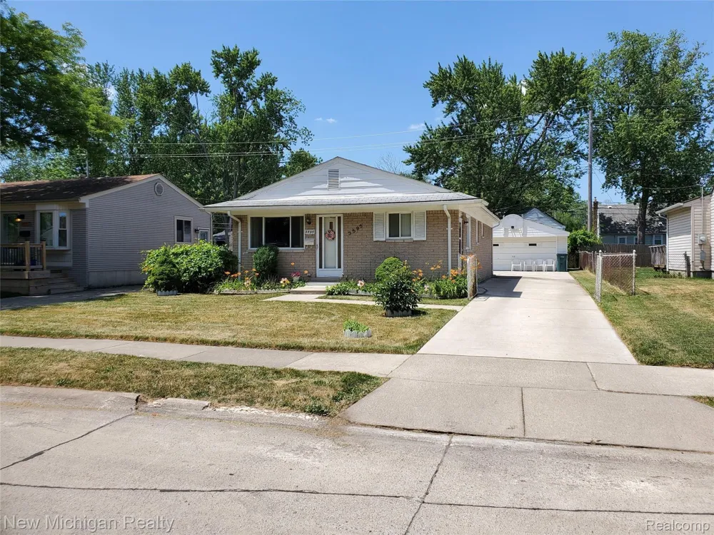 3595 CUMMINGS AVENUE Berkley City, MI 48072