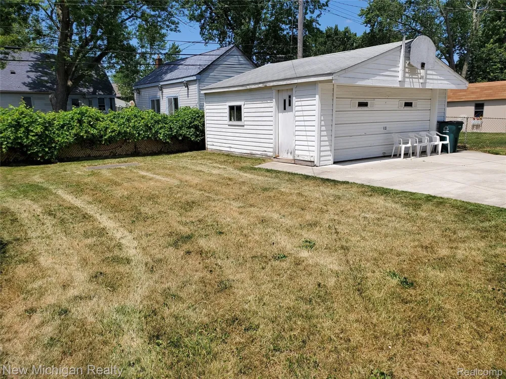 3595 CUMMINGS AVENUE Berkley City, MI 48072