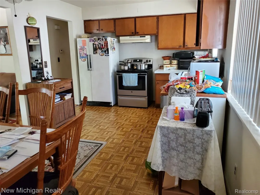 3595 CUMMINGS AVENUE Berkley City, MI 48072
