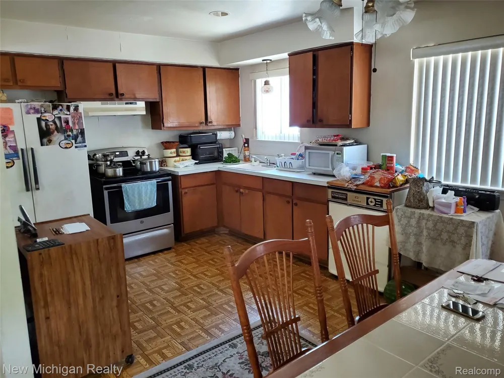 3595 CUMMINGS AVENUE Berkley City, MI 48072