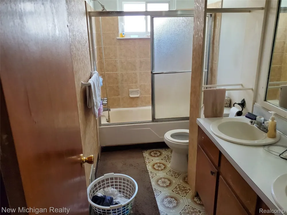 3595 CUMMINGS AVENUE Berkley City, MI 48072