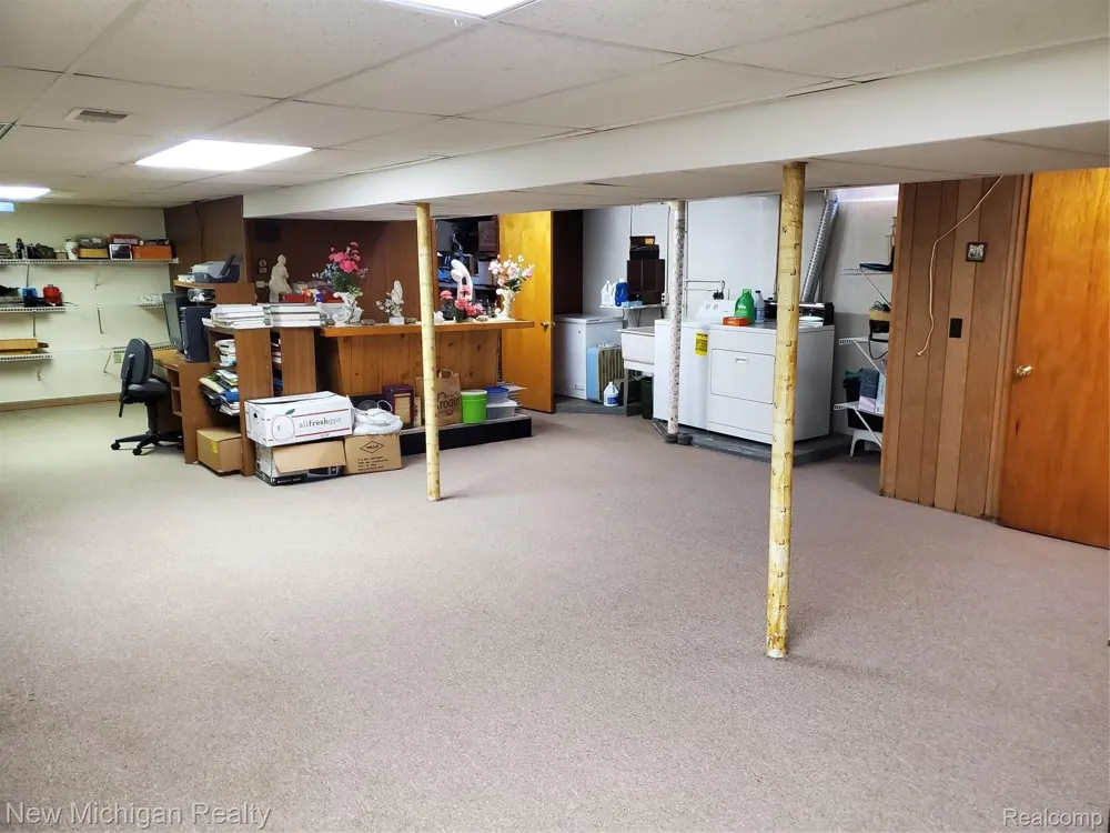 3595 CUMMINGS AVENUE Berkley City, MI 48072