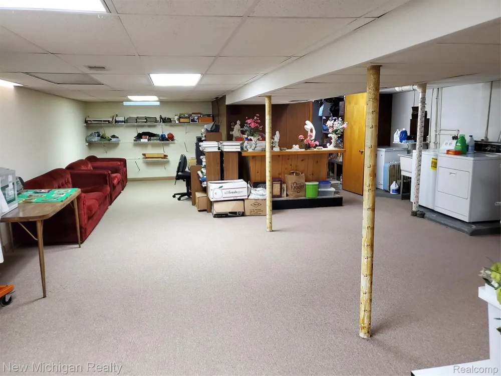 3595 CUMMINGS AVENUE Berkley City, MI 48072