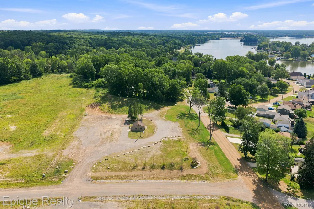 2790 Park Ridge Road White Lake Charter Township, MI 48386