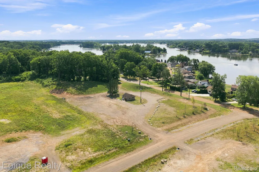 2790 Park Ridge Road White Lake Charter Township, MI 48386
