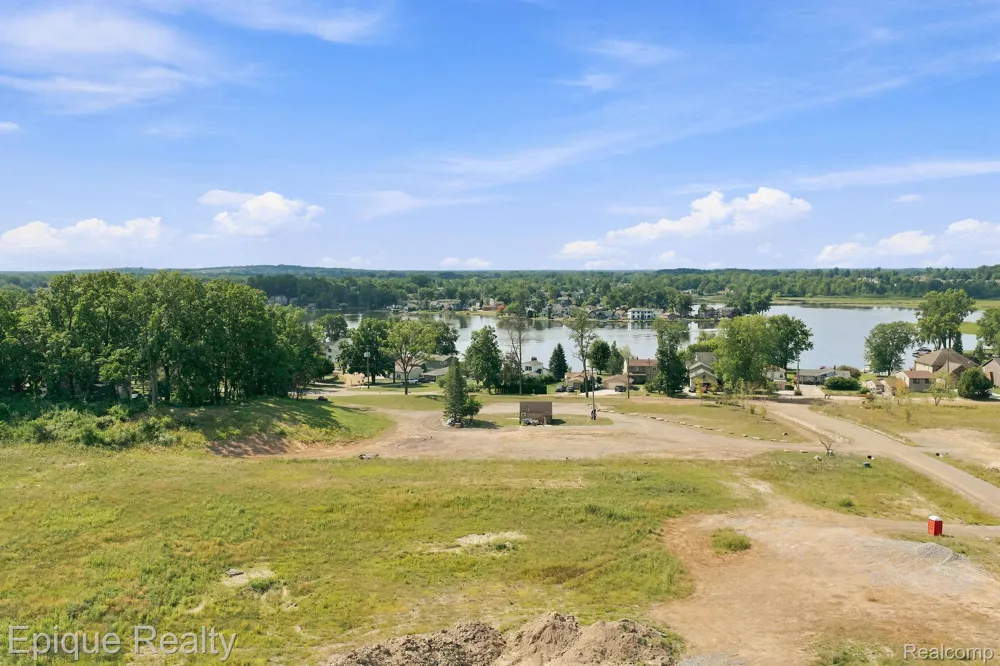 2790 Park Ridge Road White Lake Charter Township, MI 48386