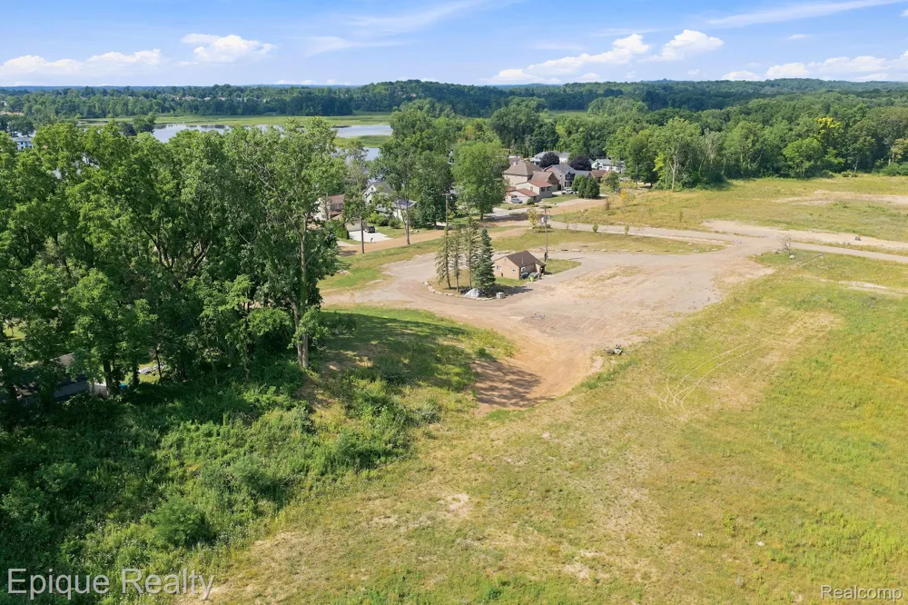 2790 Park Ridge Road White Lake Charter Township, MI 48386