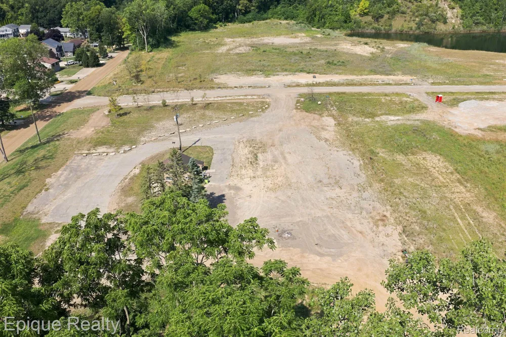 2790 Park Ridge Road White Lake Charter Township, MI 48386