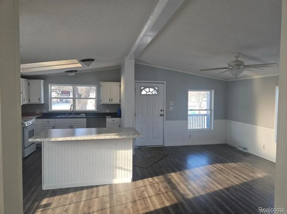 6274 Cree Ct Genesee Charter Township, MI 48506