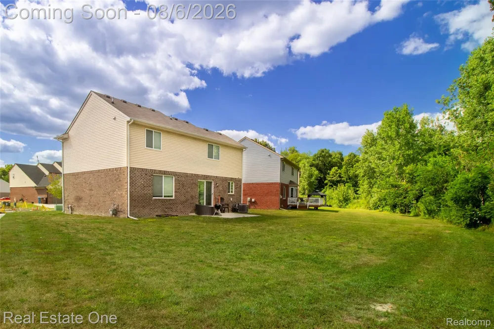 1360 WEEPING WILLOW Superior Charter Township, MI 48198