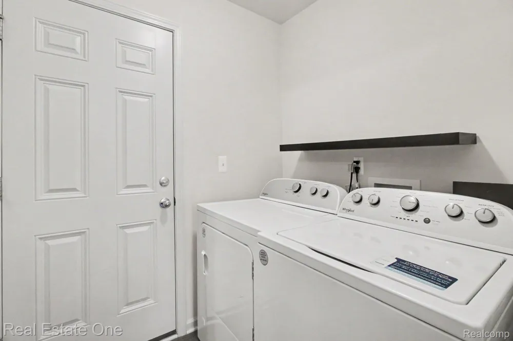 1360 WEEPING WILLOW Superior Charter Township, MI 48198