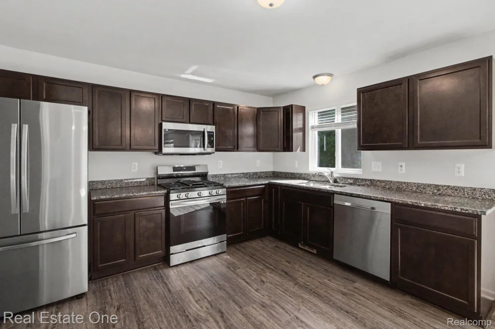 1360 WEEPING WILLOW Superior Charter Township, MI 48198