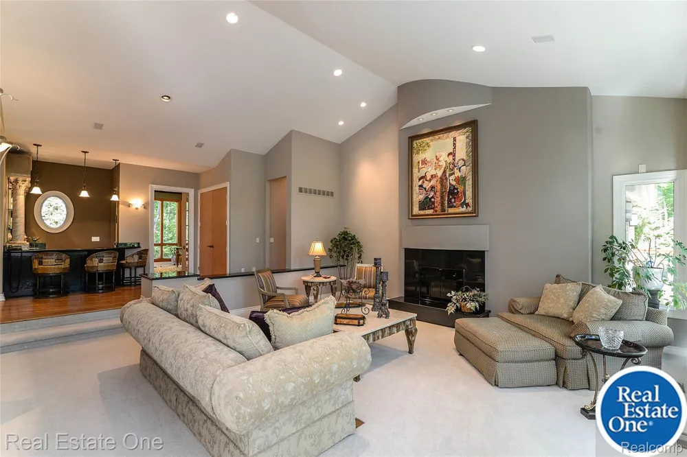 9673 CROSS CREEK DRIVE Green Oak Township, MI 48178