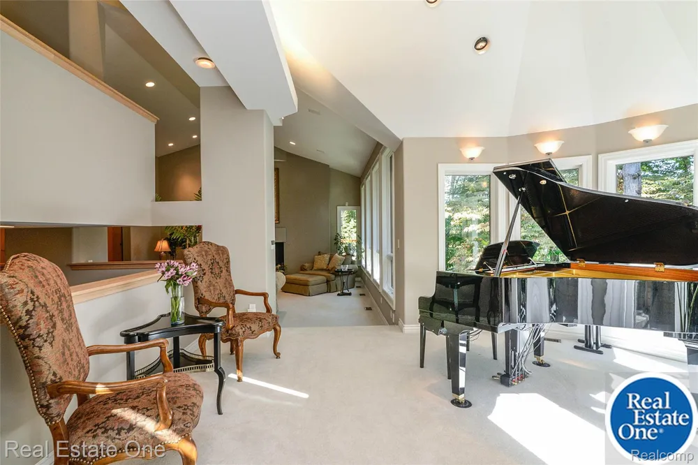 9673 CROSS CREEK DRIVE Green Oak Township, MI 48178