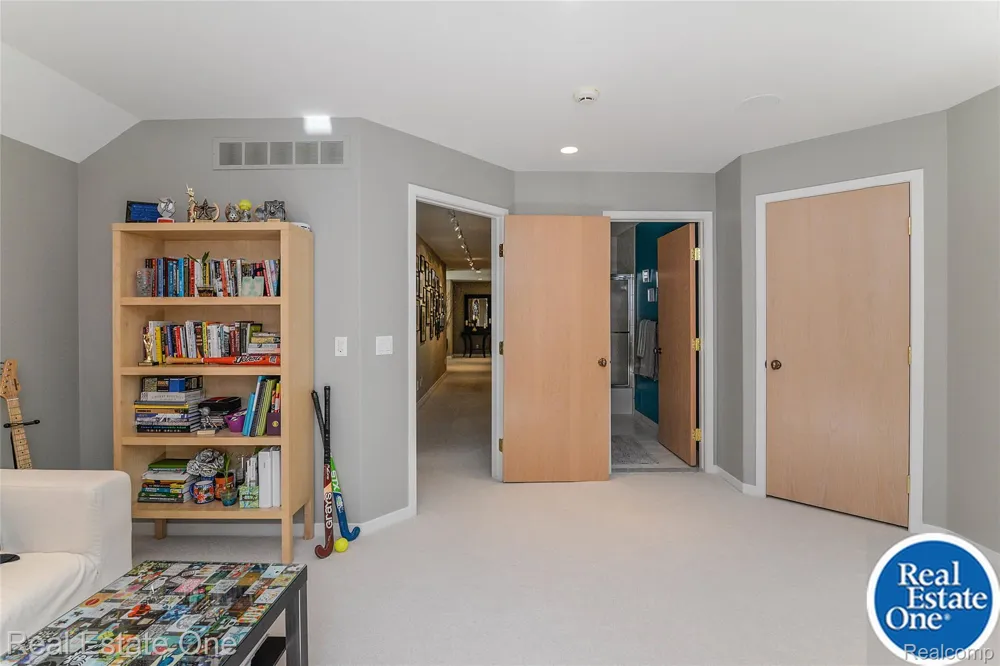 9673 CROSS CREEK DRIVE Green Oak Township, MI 48178