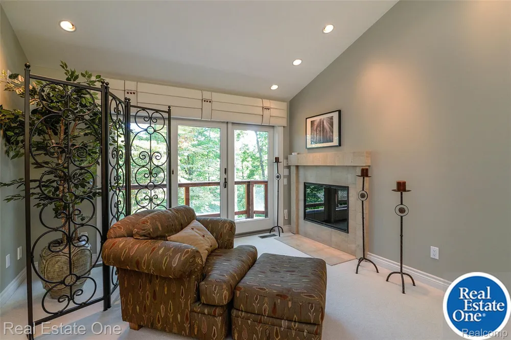 9673 CROSS CREEK DRIVE Green Oak Township, MI 48178